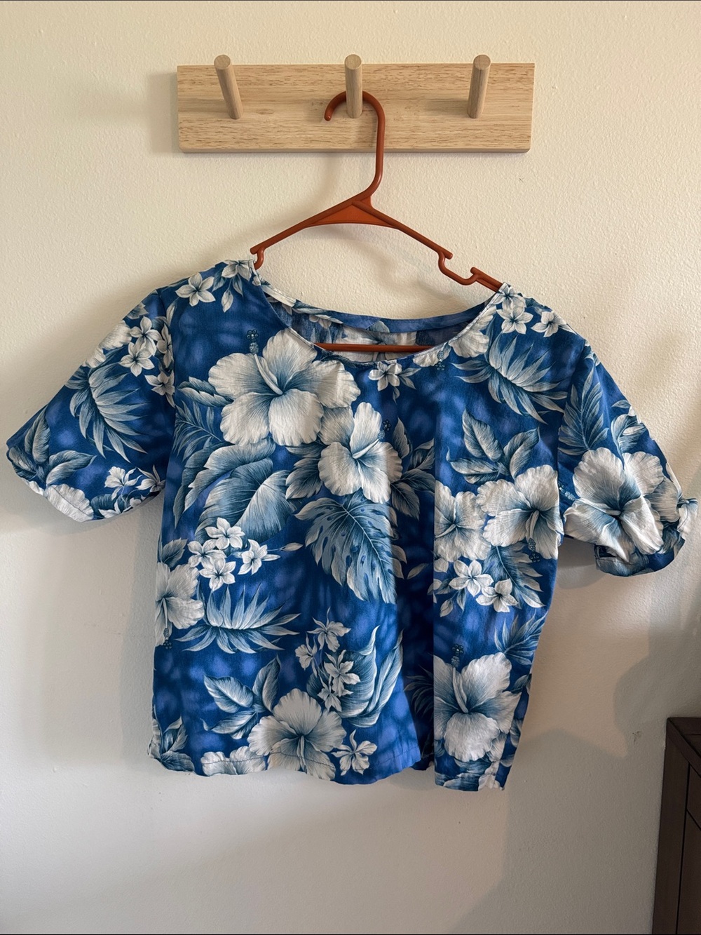 Blue Floral Short-Sleeve Women's Top